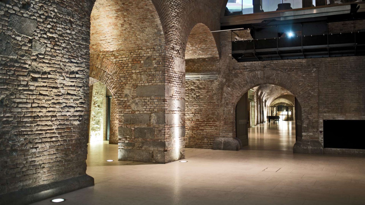 Pure gold treasury notes for using the alternative of money or alternative of banking systems across the globe.